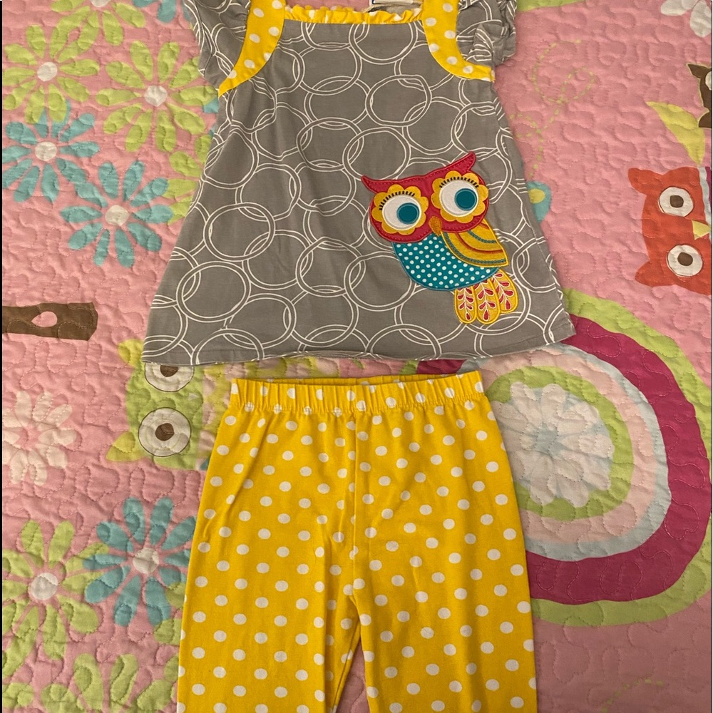 Rare editions 4T girl outfit